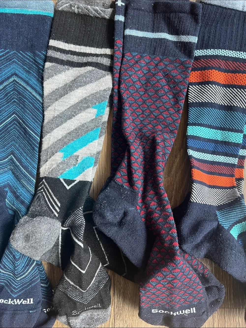 SockWell 5 pairs of Men's Compression Socks see photos for sizing